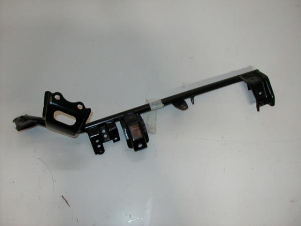 Trägerrahmen Träger Halter Fußtritt links Honda FES 125 Pantheon, JF05, 98-03