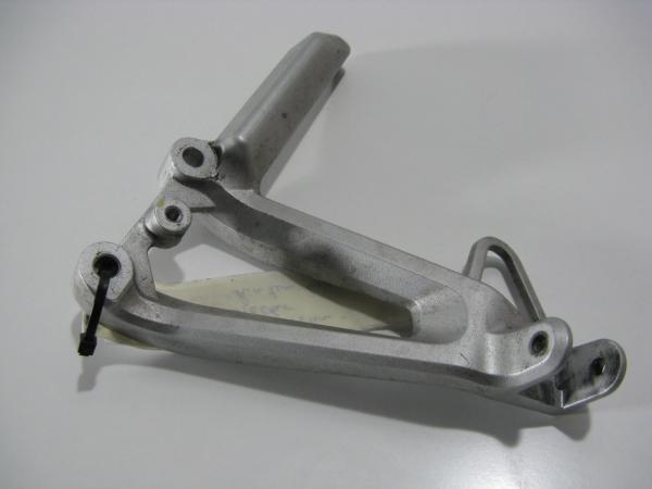 Halter Fußraste hinten links Fußrastenhalter Bracket Honda CBR 600 F PC35 01-07