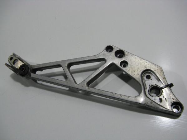 Halter Fußraste vorne rechts Fußrastenhalter Honda VF 750 F, RC15, 83-86