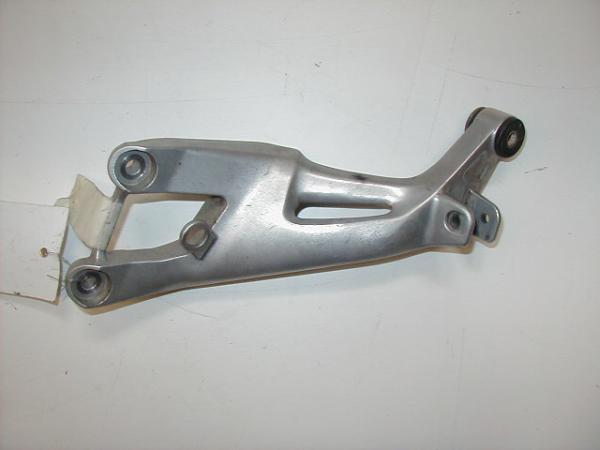 Fußastenhalteplatte Halter Fußraste hinten links Honda CBR 1100 XX, 96-98
