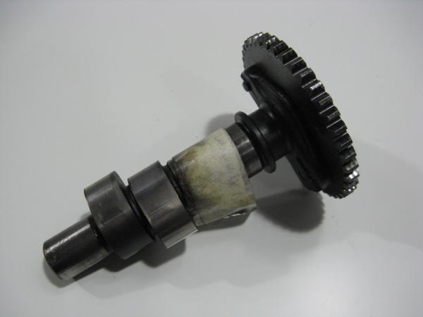 Nockenwelle vorne vorderer Zylinder Suzuki VZ 800 Marauder