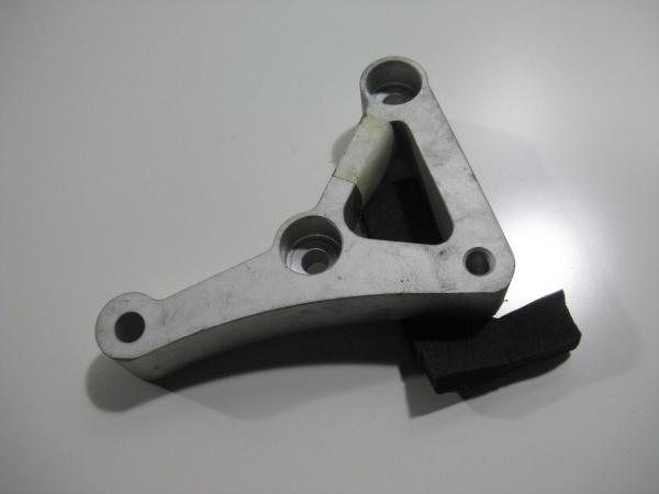 Halter für Motorblock Motorhalter Motor links Yamaha YZF-R6, RJ05, 03-04