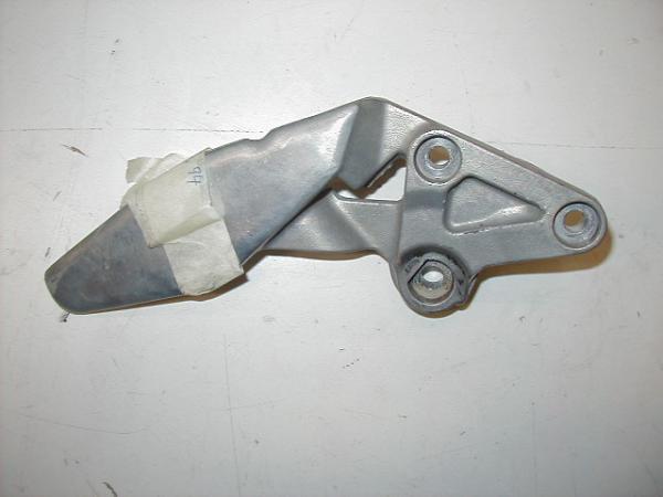 Fußrastenhalteplatte vorne rechts Yamaha FZR 1000 94-96