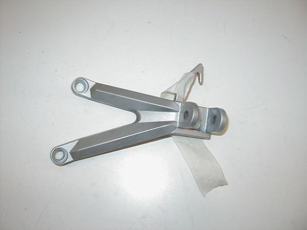 Fußrastenhalteplatte Halter Fußraste hinten links Hyosung GT 125 R, 06-10